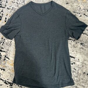 LULULEMON men’s shirt